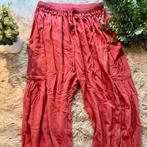 Coral Cargo Pants – Size Small, Lightweight & Comfy
